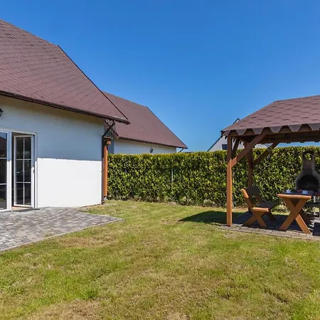 Alana & Alva With Garden By Renters Feriehus *